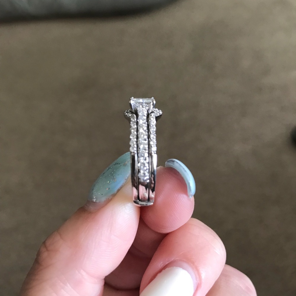 Diamond Ring - Picture 3 of 6